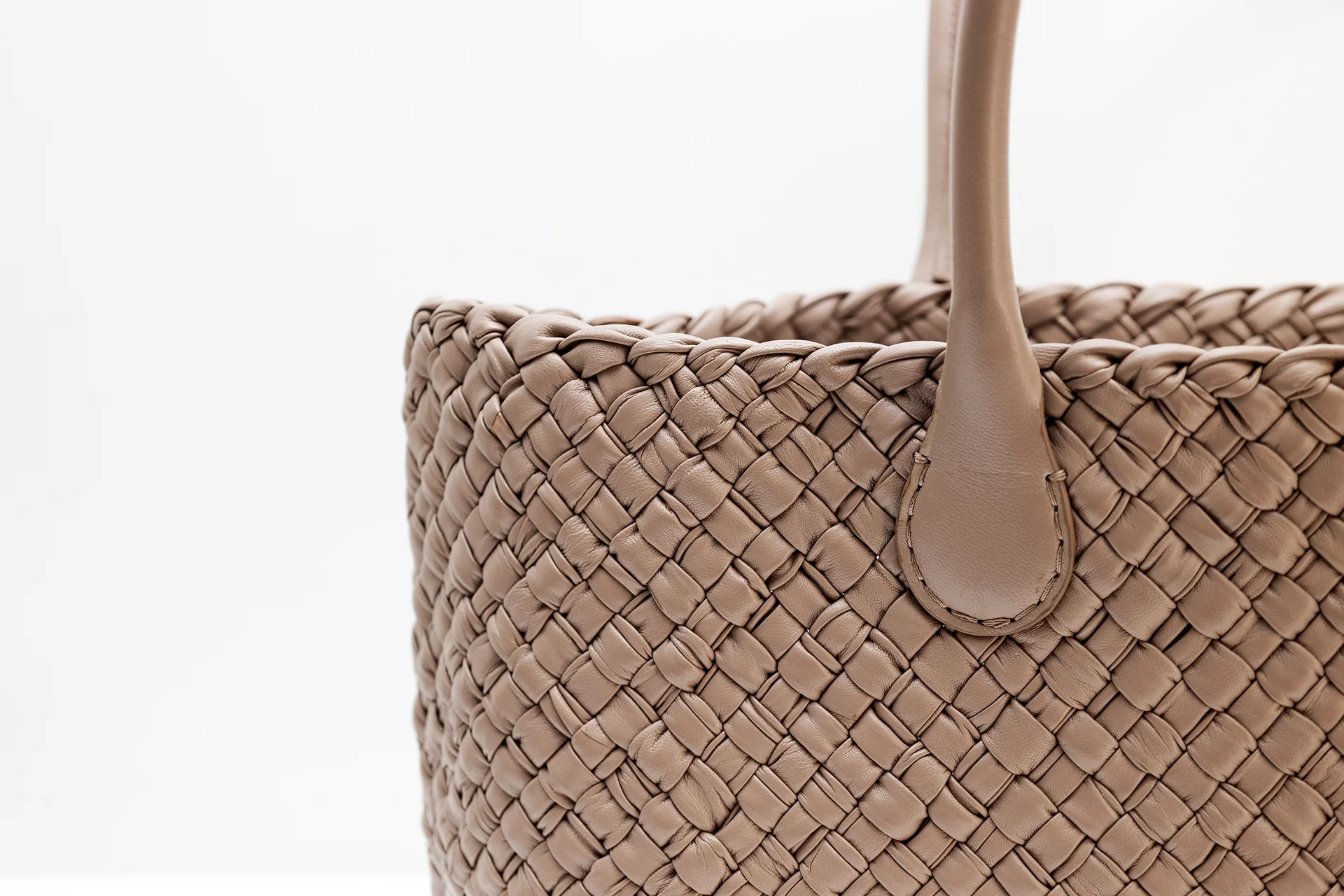 Alaia 1 - Image 4