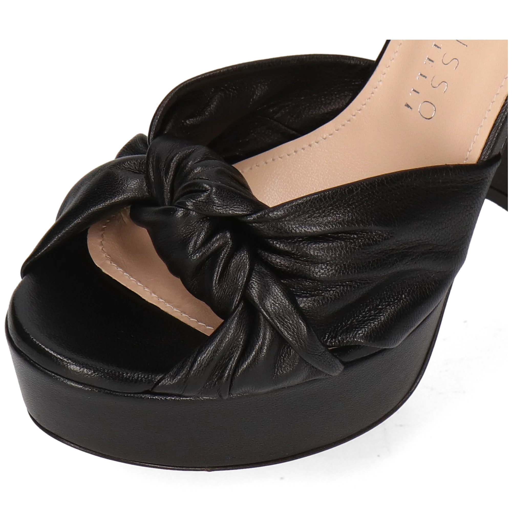 Antoinette 1 - Image 5