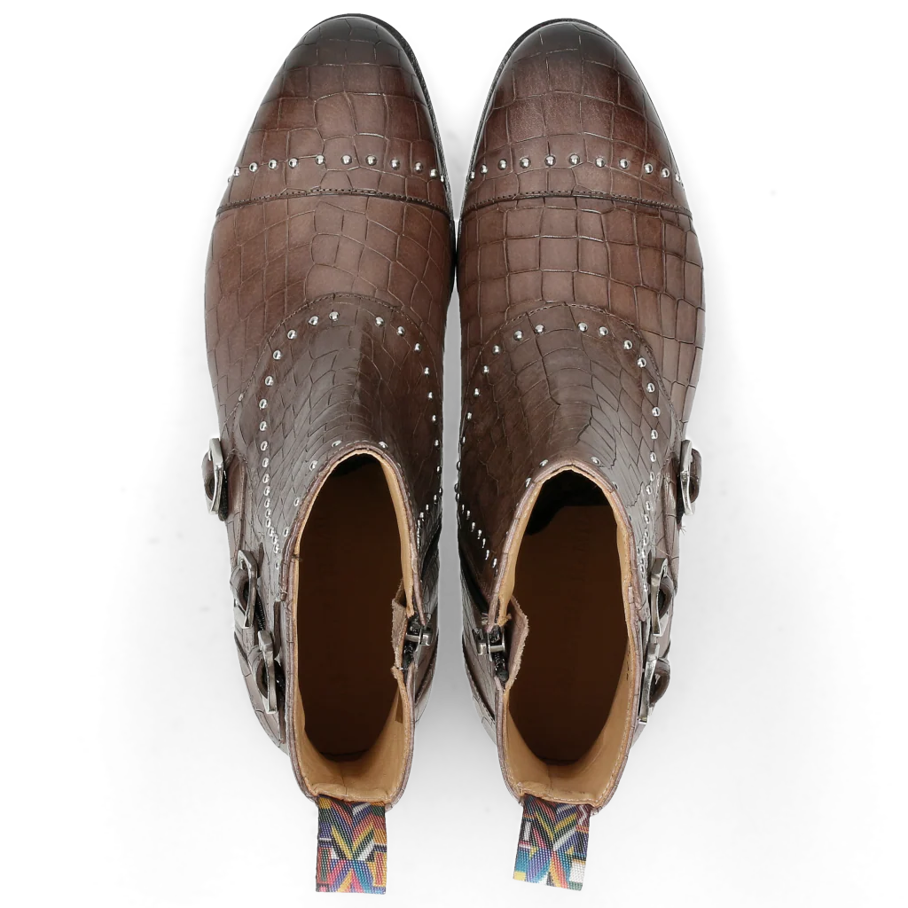 Susan 45 - Image 8